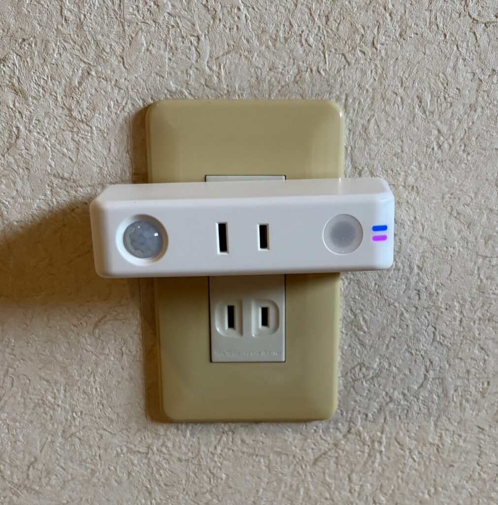 実際使用している「かんたん見守りプラグ」の画像